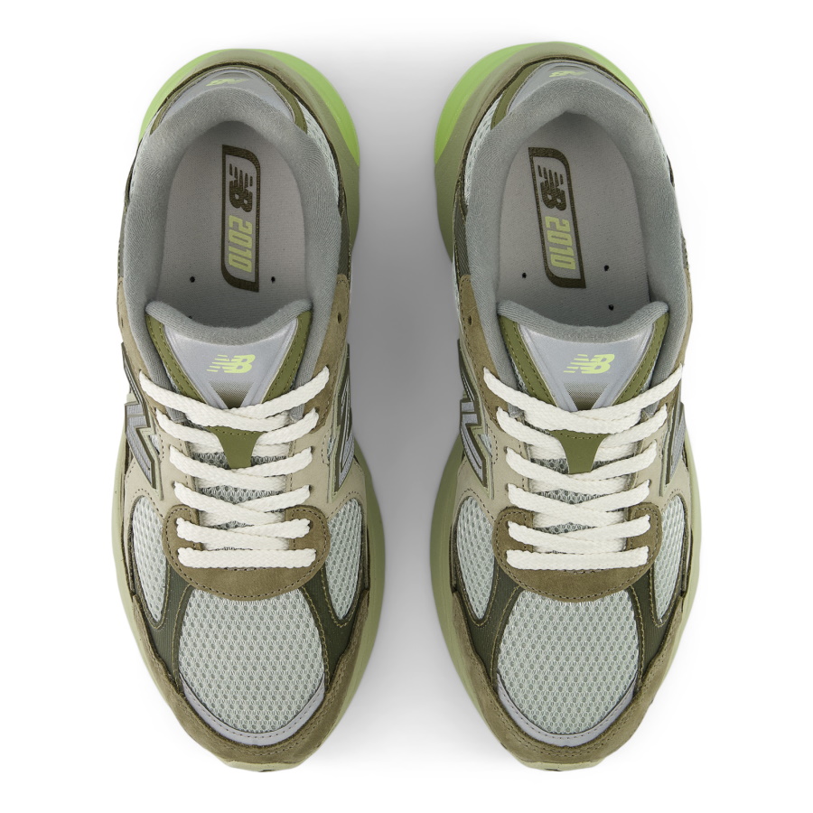 Кроссовки для активного отдыха 2010