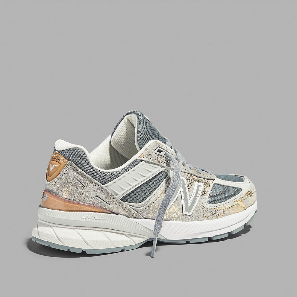 990