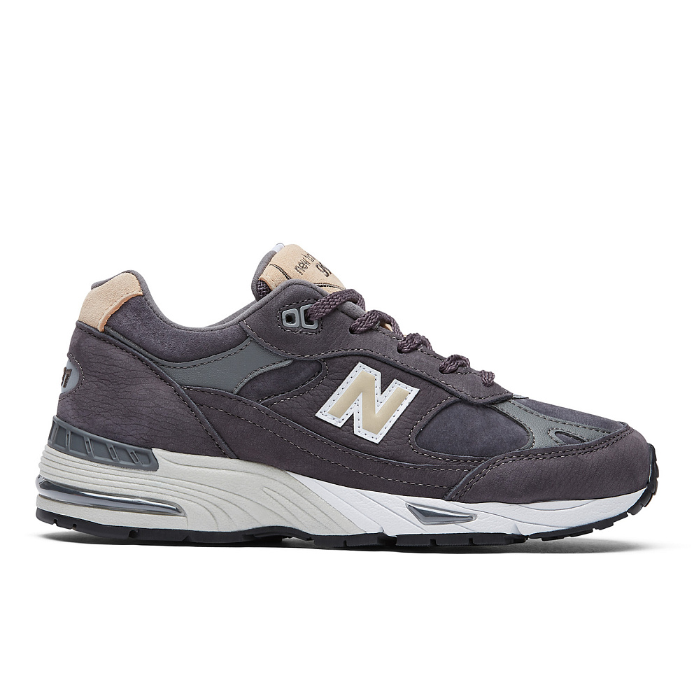 990