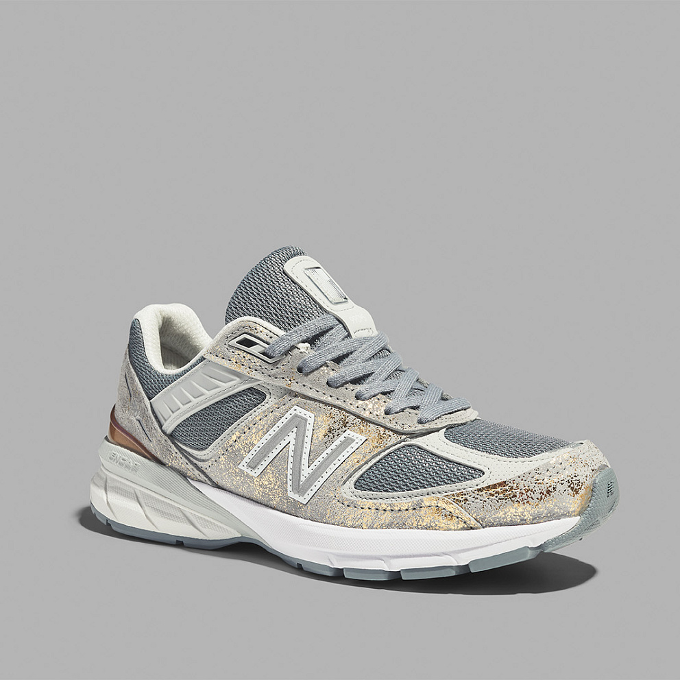 990