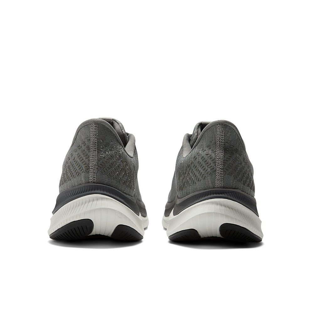 New Balance FuelCell Propel v4