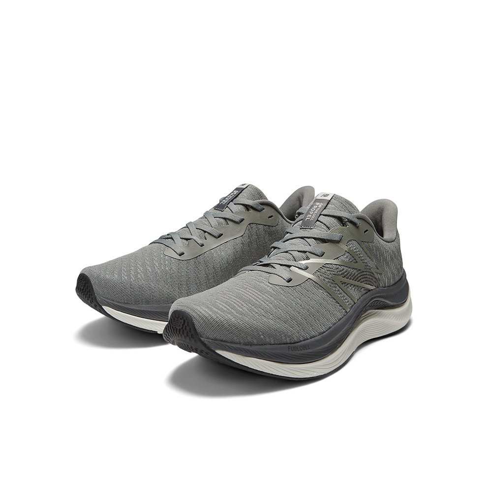 New Balance FuelCell Propel v4