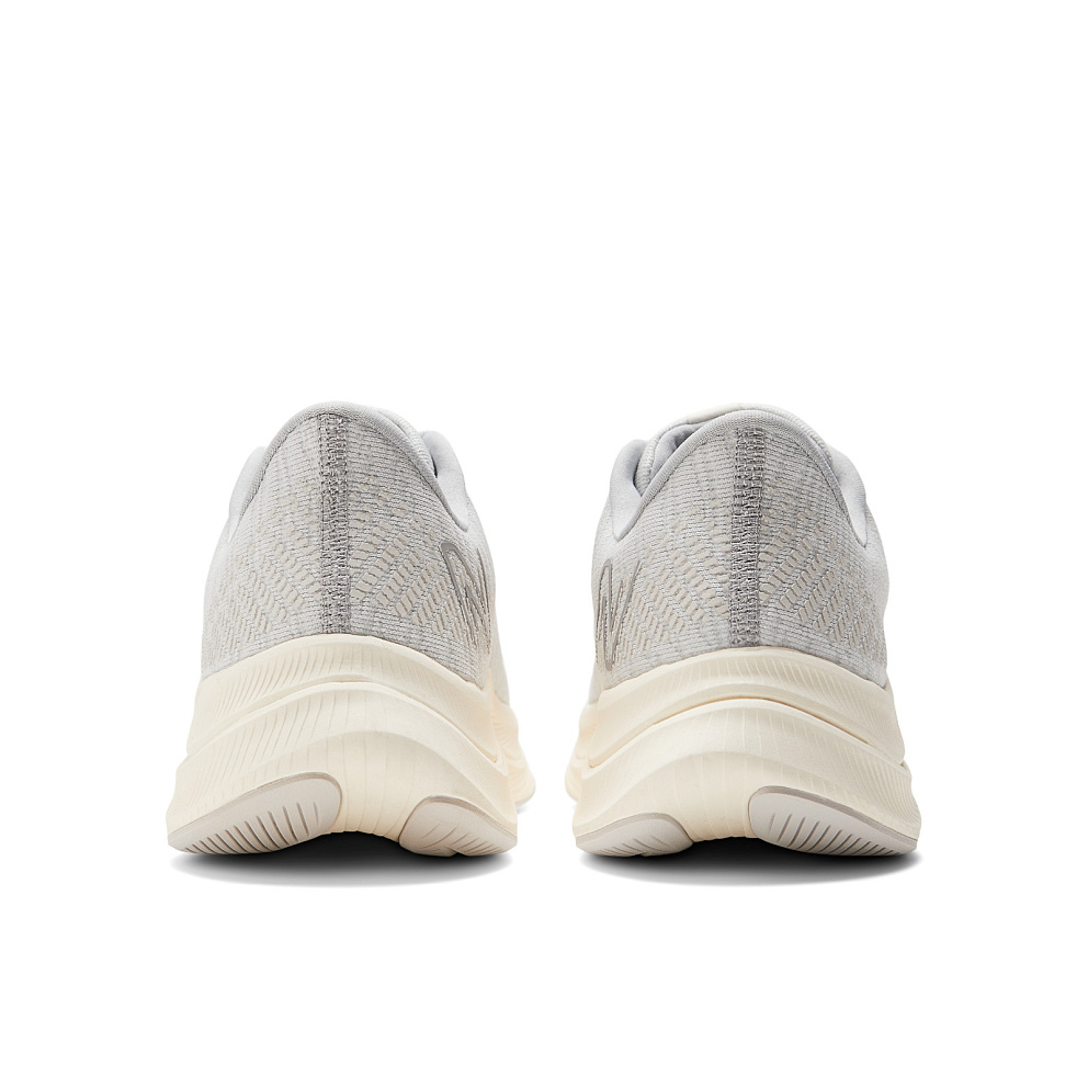 Кроссовки New Balance Propel